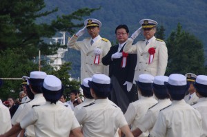 【海上保安学校】学生の行進の観閲